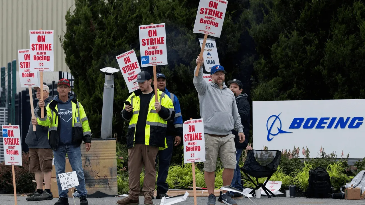 Boeing crisis escalates, union rejects 20% pay raise