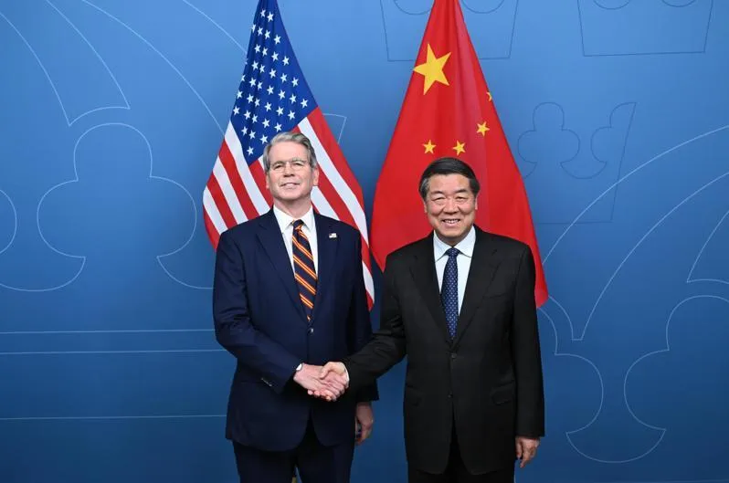 China and the United States extend the 90-day tariff truce, giving trade a break during the year-end holiday