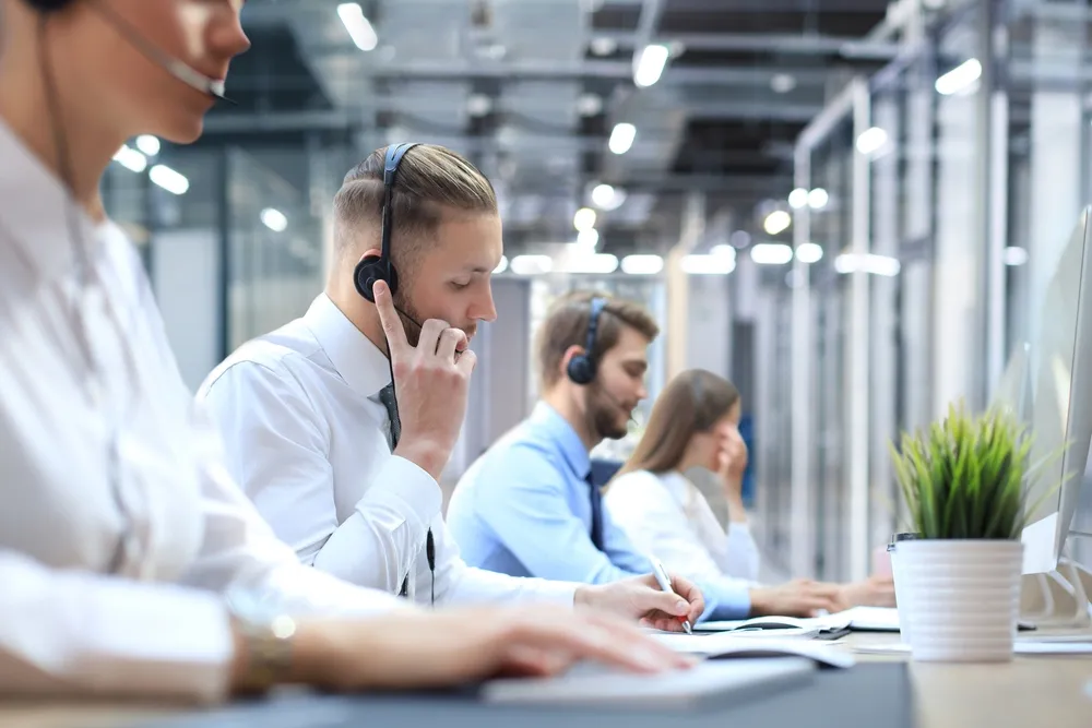 FastOption Broker Review: Security, Fees, Platform, and User Experience